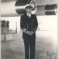 photographofgeofreyblakestandingonthedeckoftheHMSHoodwithsignature1937_Page_2.jpg