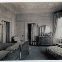 Photograph of a bedroom in Conyngham Hall